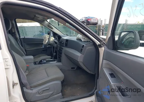 2005 Jeep Grand Cherokee Laredo/Columbia/Freedom из США, поврежденный, VIN 1J4GR48K65C651330